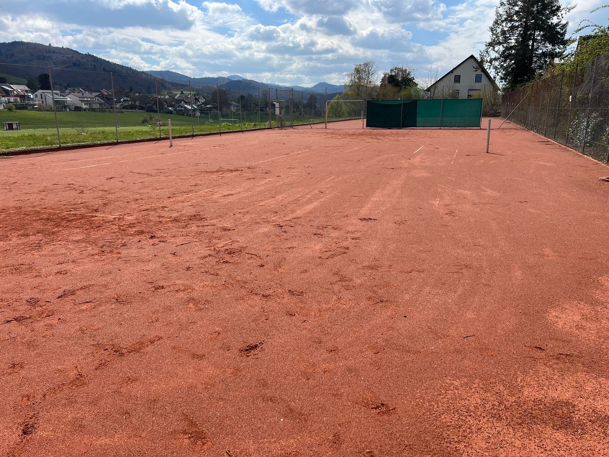 Sandplätze bitte noch nicht betreten! 